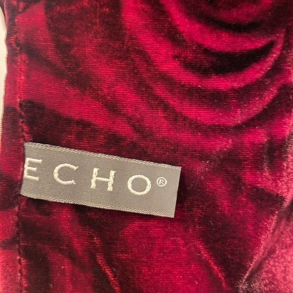 Vintage Velvet Red Rose Scarf, Double-sided - Picture 3 of 3